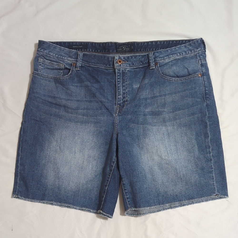Lucky Brand plus georgia roll up jean short, Color Blue Size 20W